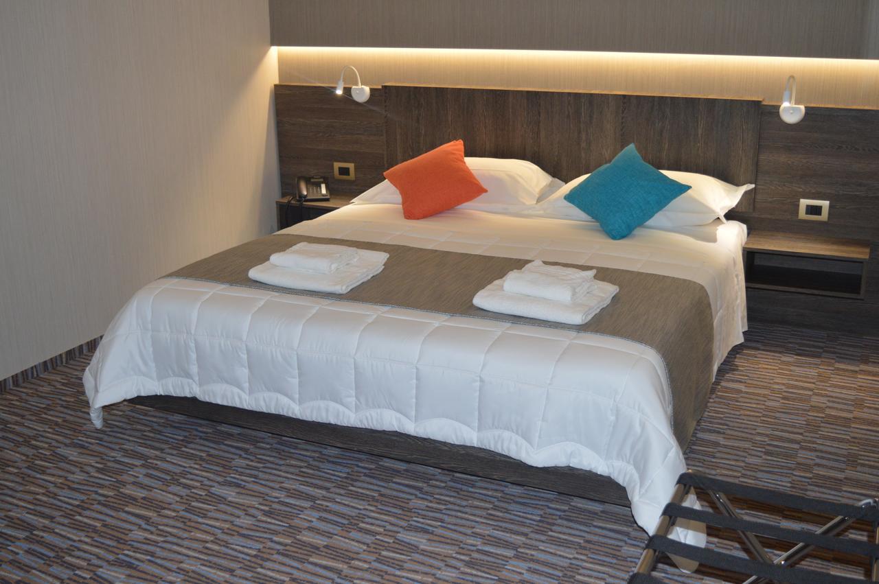 Hotel Enjoy Polesella エクステリア 写真